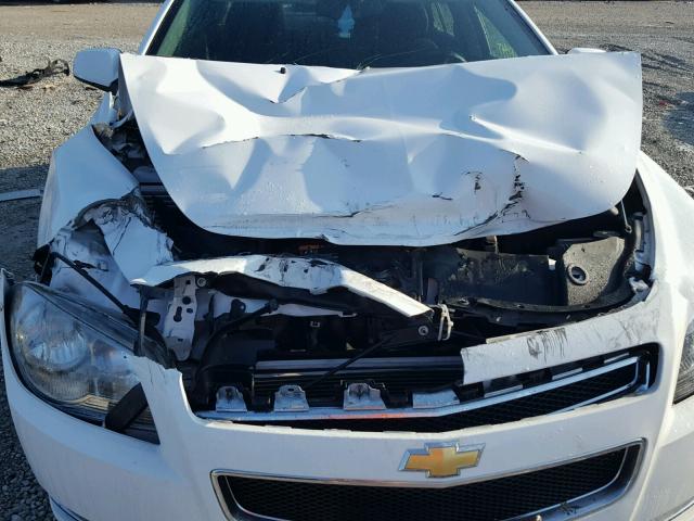 1G1ZC5EU3CF367945 - 2012 CHEVROLET MALIBU 1LT WHITE photo 9