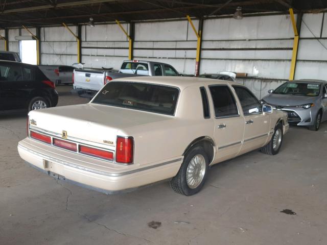 1LNLM83W3VY665866 - 1997 LINCOLN TOWN CAR C WHITE photo 4