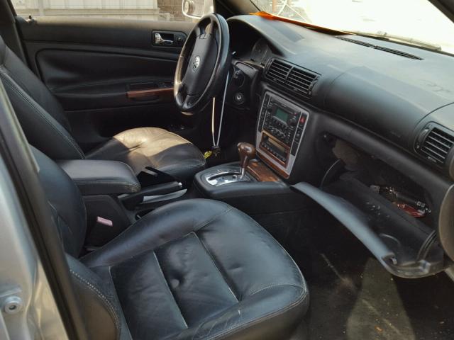 WVWRH63B83P208865 - 2003 VOLKSWAGEN PASSAT GLX 银色 照片 5