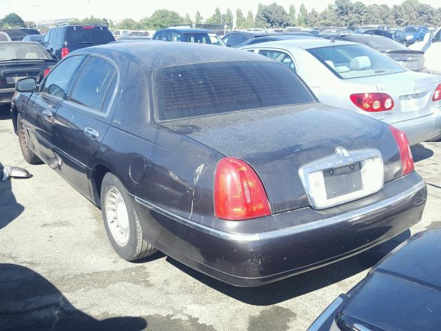 1LNHM81W31Y695386 - 2001 LINCOLN TOWN CAR E GRAY photo 3