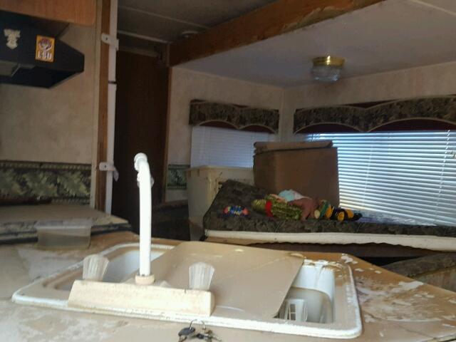 4YDT268264C111105 - 2004 UTILIMASTER ALL MODELS Белый фото 5