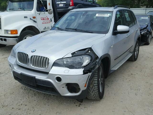 5UXZW0C51BL368135 - 2011 BMW X5 XDRIVE3 ვერცხლისფერი ფოტო 2