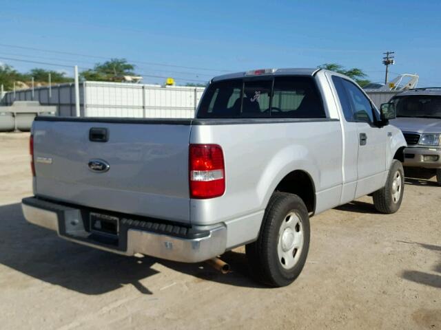 1FTRF12295NB93852 - 2005 FORD F150 SILVER photo 4