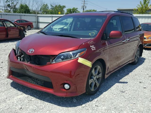 5TDXK3DCXGS742296 - 2016 TOYOTA SIENNA SE RED photo 2