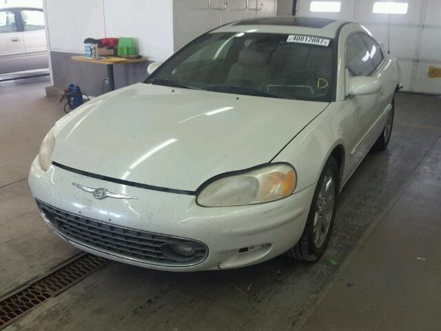 4C3AG52H72E163754 - 2002 CHRYSLER SEBRING LX WHITE photo 2