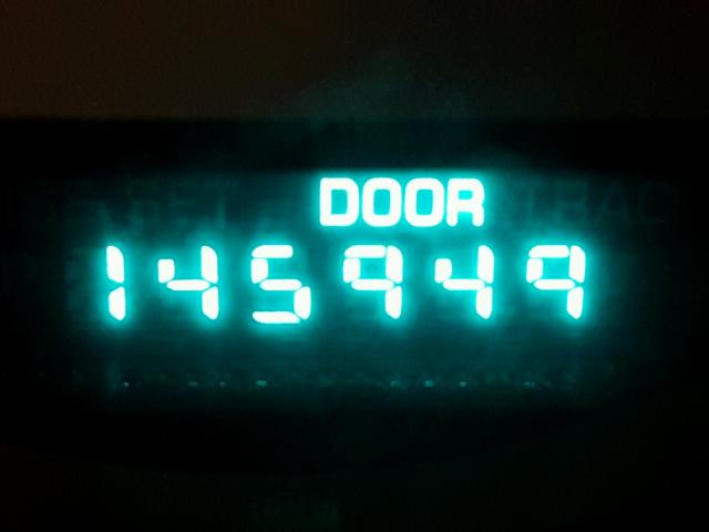 1P3ES46C2YD590991 - 2000 PLYMOUTH NEON BASE WHITE photo 8