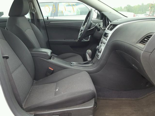 1G1ZC5EB8AF269330 - 2010 CHEVROLET MALIBU 1LT WHITE photo 5