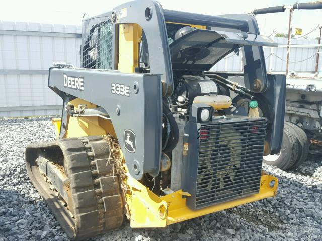 1T0333EMHFE276375 - 2015 JOHN DEERE 333E YELLOW photo 3