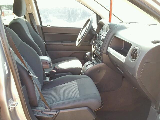 1C4NJCBA1FD138383 - 2015 JEEP COMPASS GRAY photo 5