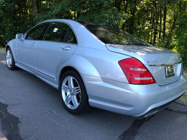 WDDNG9EB5DA527697 - 2013 MERCEDES-BENZ S 550 4MAT SILVER photo 3