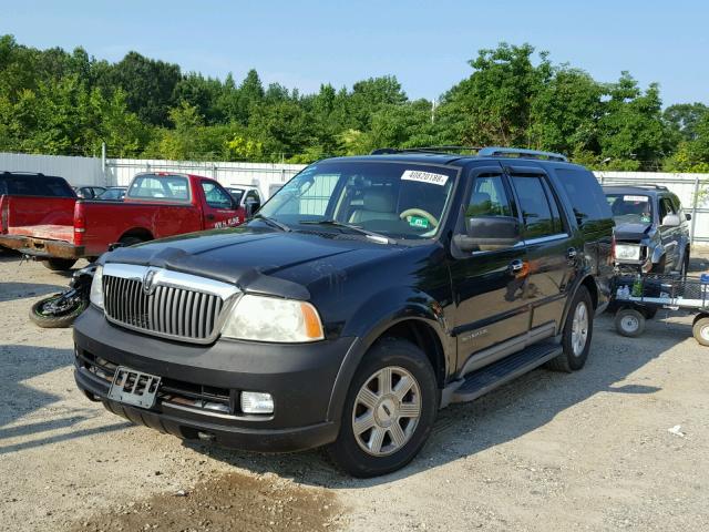 5LMFU28R23LJ11934 - 2003 LINCOLN NAVIGATOR BLACK photo 2