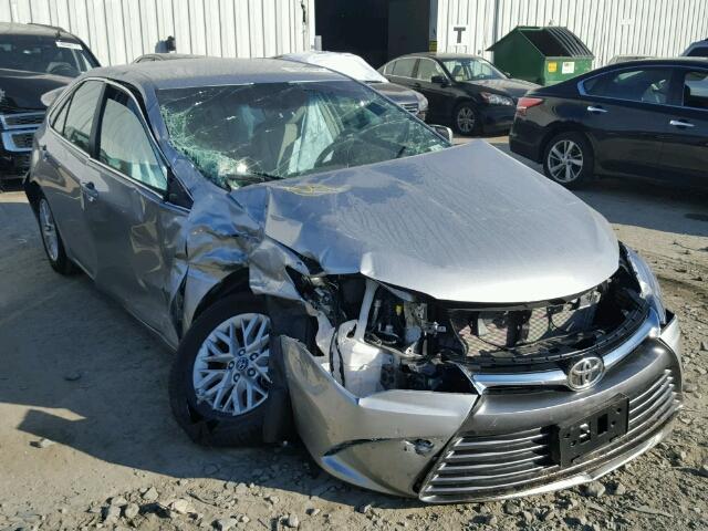 4T1BF1FK7HU382842 - 2017 TOYOTA CAMRY LE SILVER photo 1