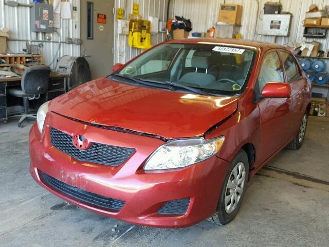 1NXBU4EE8AZ201109 - 2010 TOYOTA COROLLA RED photo 2