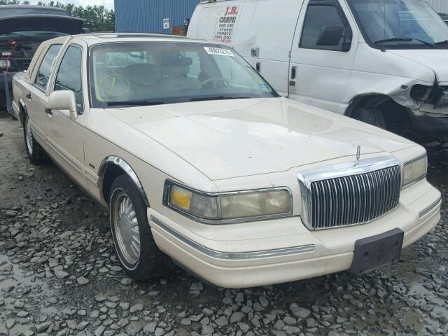 1LNLM83W0SY715585 - 1995 LINCOLN TOWN CAR C CREAM photo 1