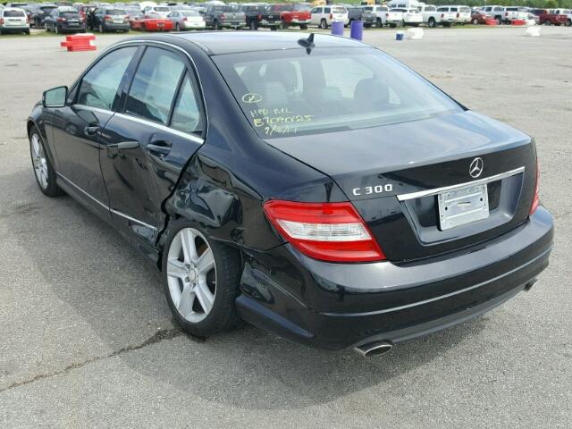 WDDGF5EB6AR102748 - 2010 MERCEDES-BENZ C 300 黑色 照片 3