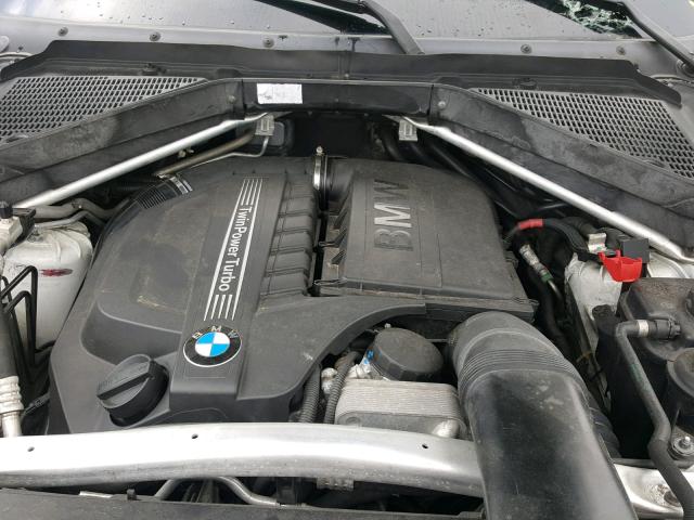 5UXZV4C57BL739440 - 2011 BMW X5 XDRIVE3 WHITE photo 7