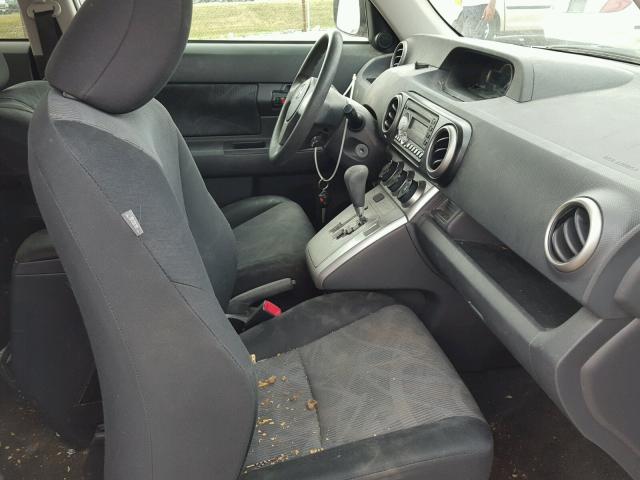 JTLZE4FE0B1127612 - 2011 TOYOTA SCION XB WHITE photo 5