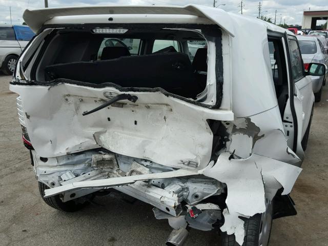 JTLZE4FE0B1127612 - 2011 TOYOTA SCION XB WHITE photo 9