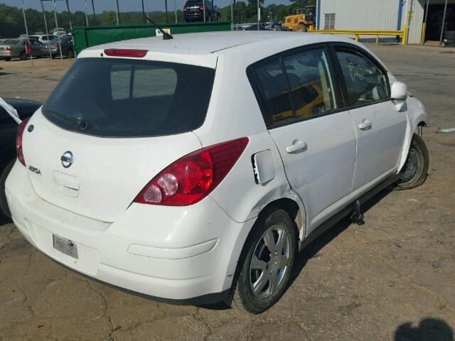 3N1BC1CPXBL428696 - 2011 NISSAN VERSA S WHITE photo 4