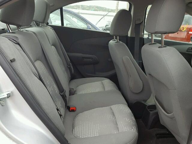 1G1JB5SHXH4123543 - 2017 CHEVROLET SONIC LS 银色 照片 6