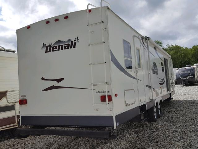 47CTD1U225P610983 - 2005 DUTC DENALI WHITE photo 4