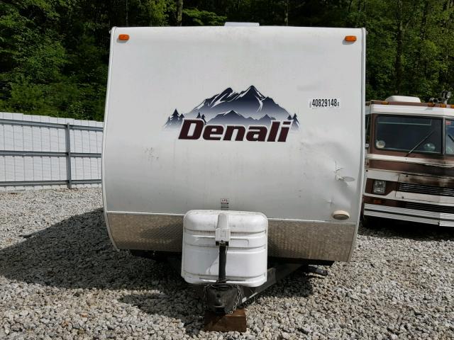 47CTD1U225P610983 - 2005 DUTC DENALI WHITE photo 5