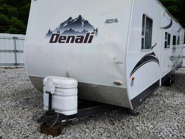 47CTD1U225P610983 - 2005 DUTC DENALI WHITE photo 9