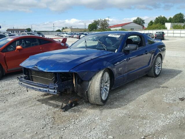 1ZVHT82H785198373 - 2008 FORD MUSTANG GT BLUE photo 2