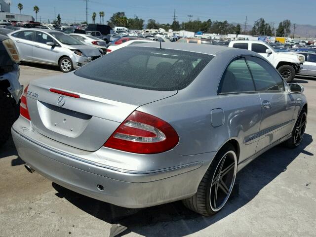 WDBTJ65J14F069358 - 2004 MERCEDES-BENZ CLK SILVER photo 4