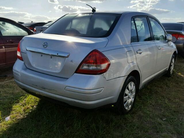 3N1BC11E47L417590 - 2007 NISSAN VERSA S 银色 照片 4