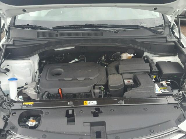 5NMZUDLB7HH025456 - 2017 HYUNDAI SANTA FE S 白色 照片 7