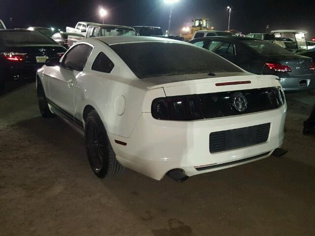 1ZVBP8AM8D5224885 - 2013 FORD MUSTANG WHITE photo 3