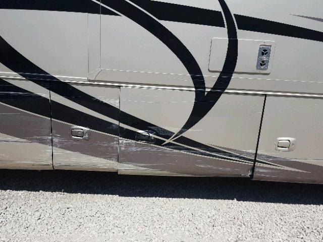 4UZAB2DC37CZ28890 - 2007 FREIGHTLINER X LINE MOT ორფეროვანი ფოტო 10