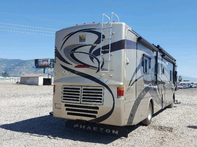 4UZAB2DC37CZ28890 - 2007 FREIGHTLINER X LINE MOT ორფეროვანი ფოტო 4