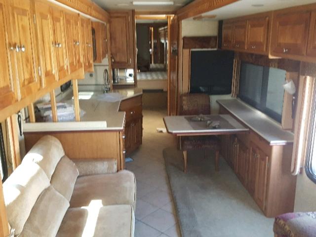 4UZAB2DC37CZ28890 - 2007 FREIGHTLINER X LINE MOT ორფეროვანი ფოტო 6