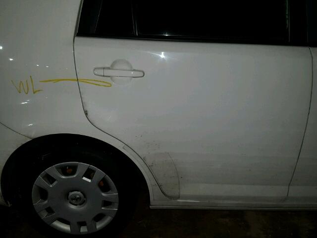 JTLZE4FEXFJ071510 - 2015 TOYOTA SCION XB WHITE photo 9