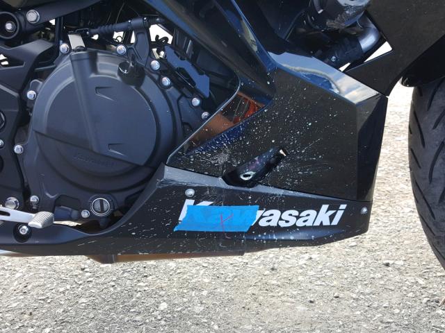 JKAEXKG19JDA03255 - 2018 KAWASAKI EX400 BLACK photo 9
