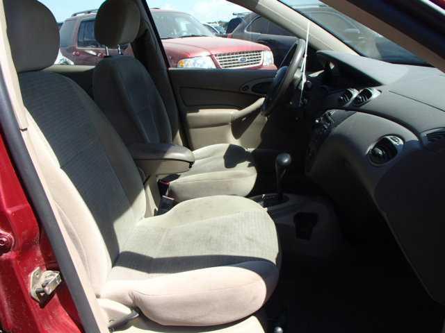 1FAFP34333W230280 - 2003 FORD FOCUS SE C RED photo 5