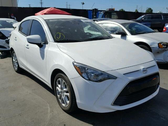 3MYDLBZV7GY111553 - 2016 TOYOTA SCION IA WHITE photo 1