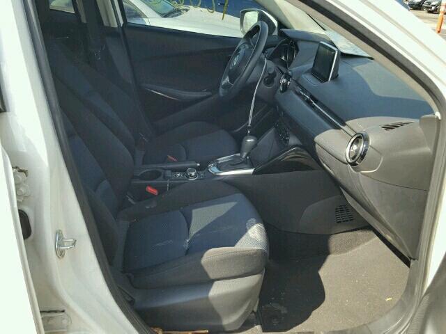 3MYDLBZV7GY111553 - 2016 TOYOTA SCION IA WHITE photo 5