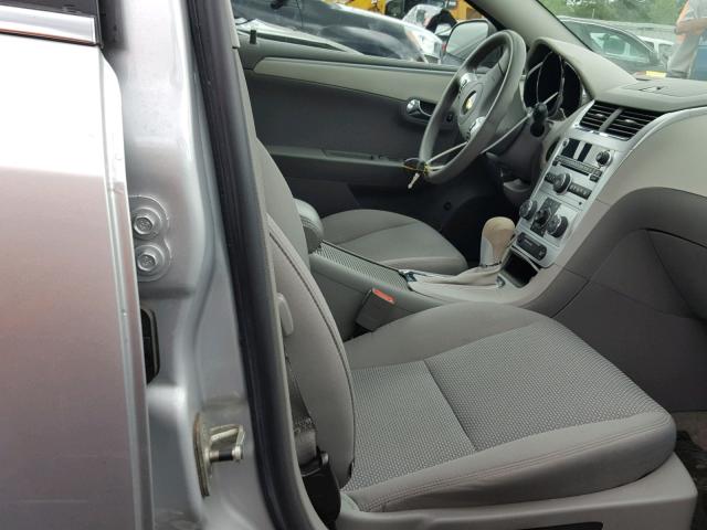 1G1ZB5E12BF182051 - 2011 CHEVROLET MALIBU LS Gümüş foto 5