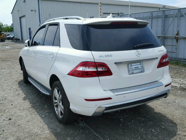 4JGDA2EB6FA538012 - 2015 MERCEDES-BENZ ML 350 BLU WHITE photo 3