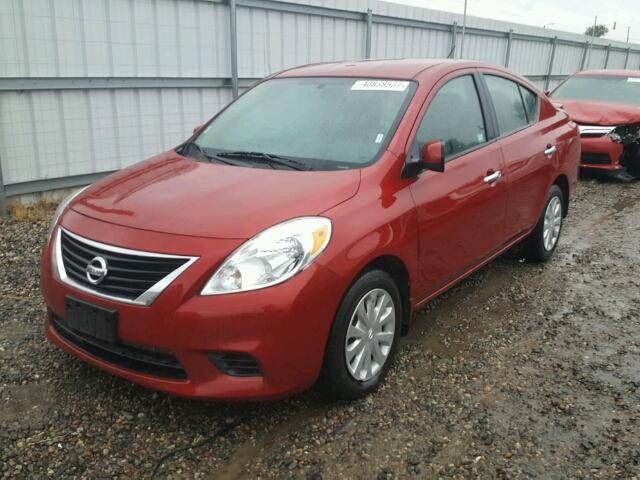 3N1CN7AP8DL854989 - 2013 NISSAN VERSA S RED photo 2