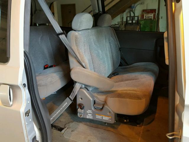 4N2XN11T8YD840138 - 2000 NISSAN QUEST SE SILVER photo 6