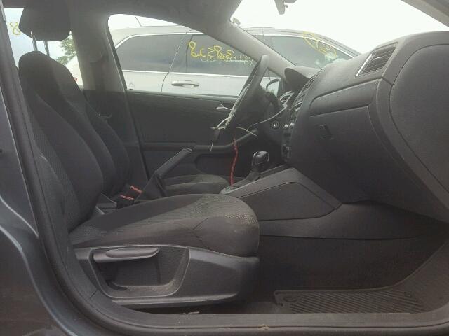 3VW2K7AJ5BM390240 - 2011 VOLKSWAGEN JETTA BASE 灰色 照片 5