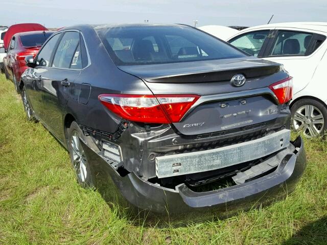 4T1BF1FK6GU194229 - 2016 TOYOTA CAMRY LE GRAY photo 3