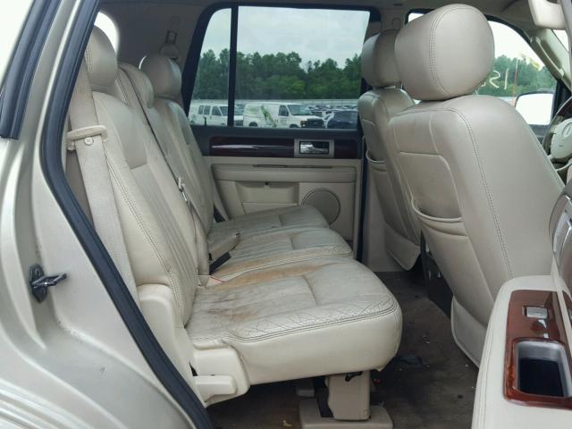 5LMFU28R74LJ39018 - 2004 LINCOLN NAVIGATOR თაფლისფერი ფოტო 6