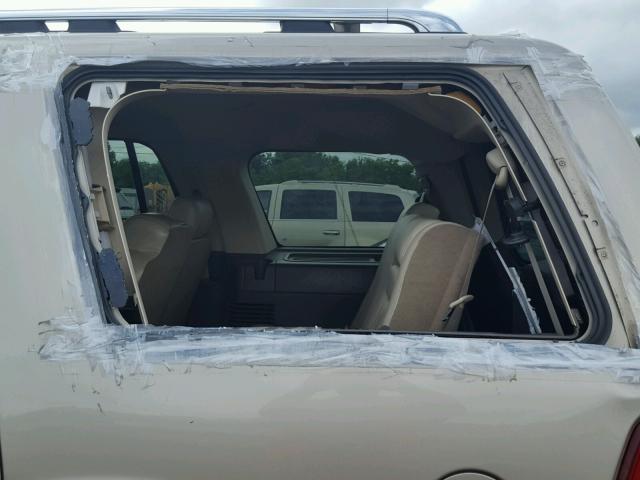 5LMFU28R74LJ39018 - 2004 LINCOLN NAVIGATOR თაფლისფერი ფოტო 9