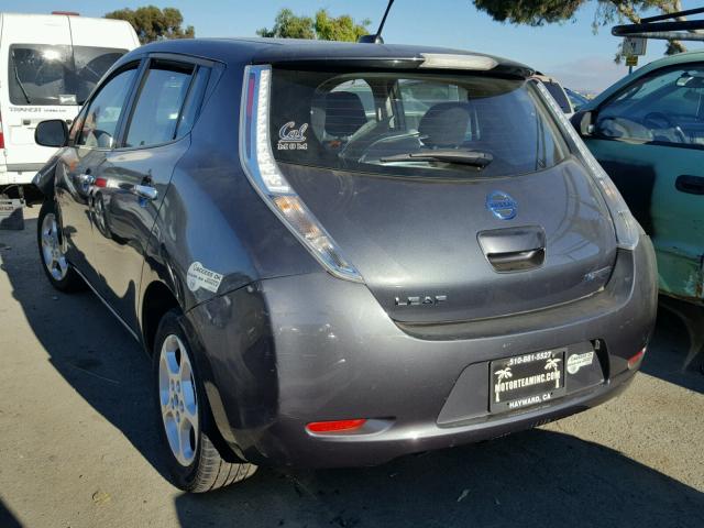 1N4AZ0CP3DC409820 - 2013 NISSAN LEAF S GRAY photo 3