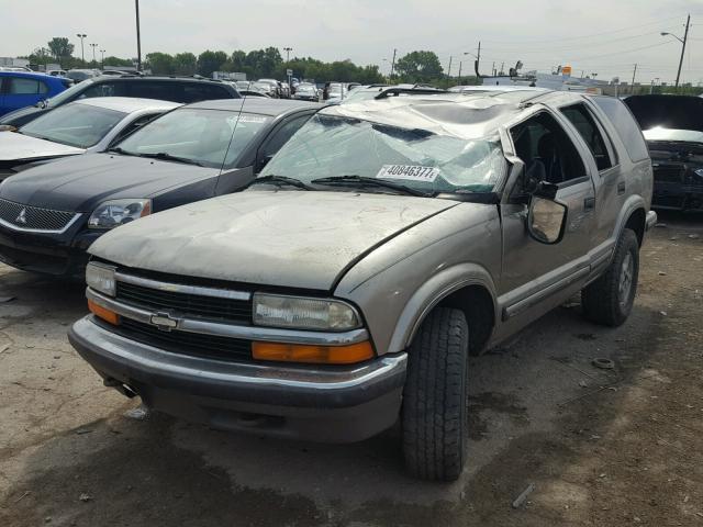 1GNDT13WXX2240600 - 1999 CHEVROLET BLAZER GOLD photo 2